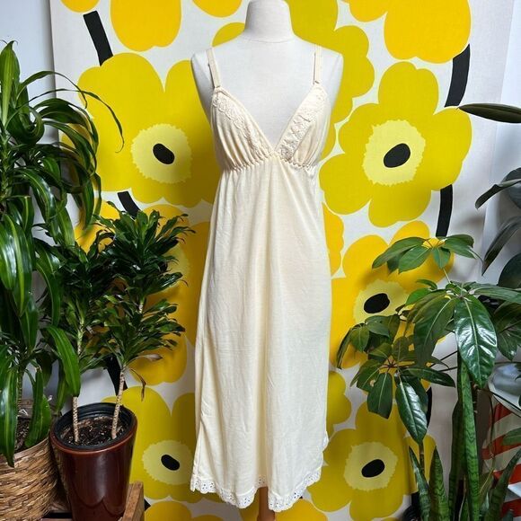 Dreamy Bohemian 1970s Pale Yellow Ribbed Knit Lace Trim Nightgown Lingerie - Picture 7 of 9